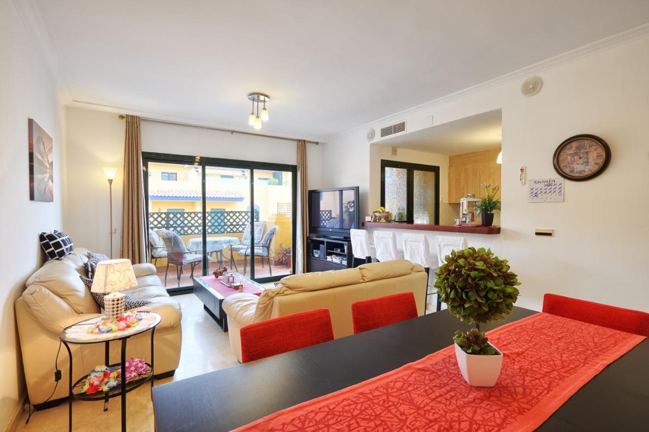 Beach And Town Centre At Your Doorstep
